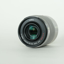 Panasonic LUMIX G VARIO 45-150mm / F4.0-5.6 ASPH. / MEGA O.I.S.