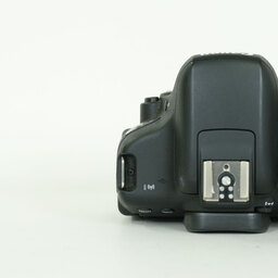 Canon EOS Kiss X8i Canon EOS Kiss X8i