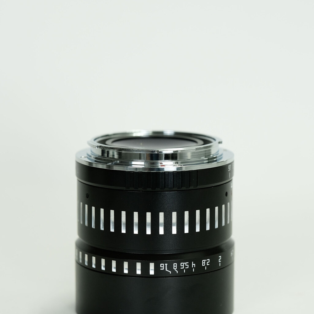 銘匠光学 TTArtisan 50mm F0.95 C (ライカSL/TL 用) ブラック×シルバー