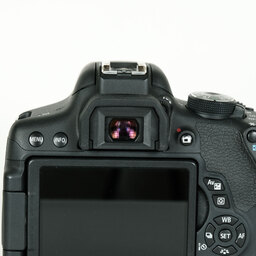 Canon EOS Kiss X8i