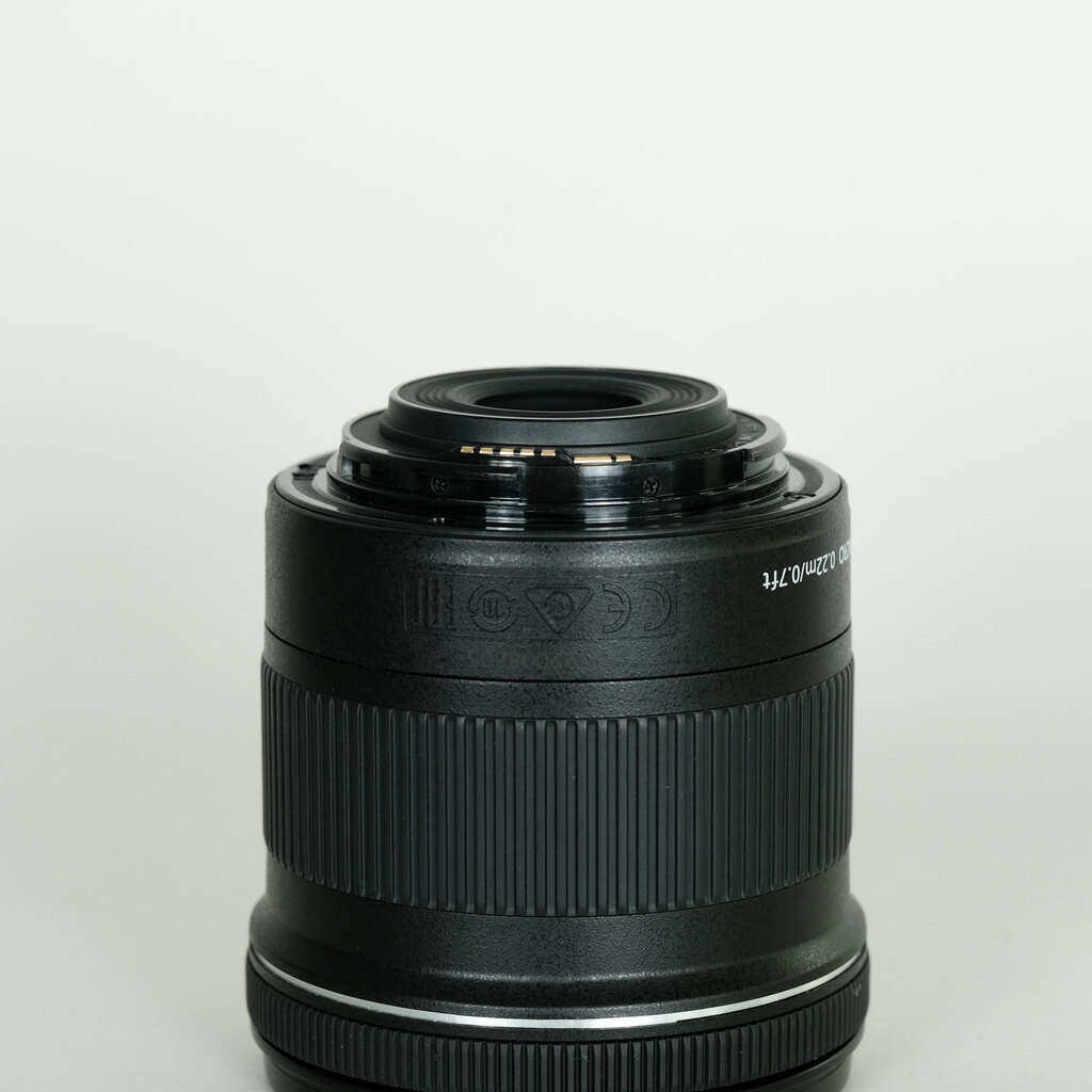 Canon EF-S10-18mm F4.5-5.6 IS STM