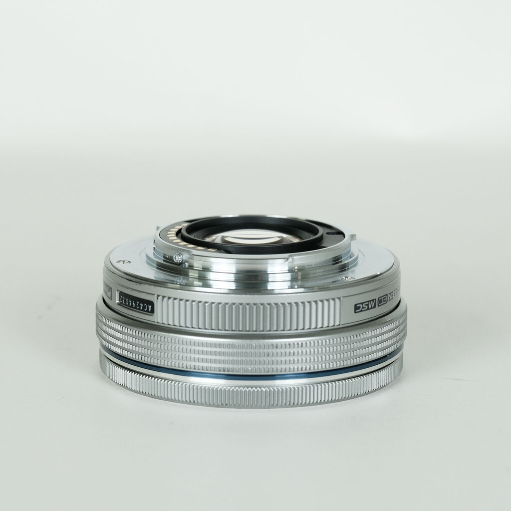 OLYMPUS M.ZUIKO DIGITAL ED 14-42mm F3.5-5.6 EZ シルバー