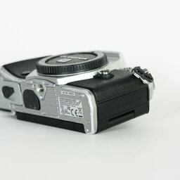 OLYMPUS OM-D E-M5 Mark II