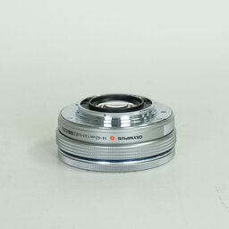 OLYMPUS M.ZUIKO DIGITAL ED 14-42mm F3.5-5.6 EZ シルバー OLYMPUS M.ZUIKO DIGITAL ED 14-42mm F3.5-5.6 EZ シルバー