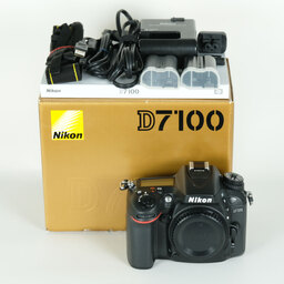 Nikon D7100