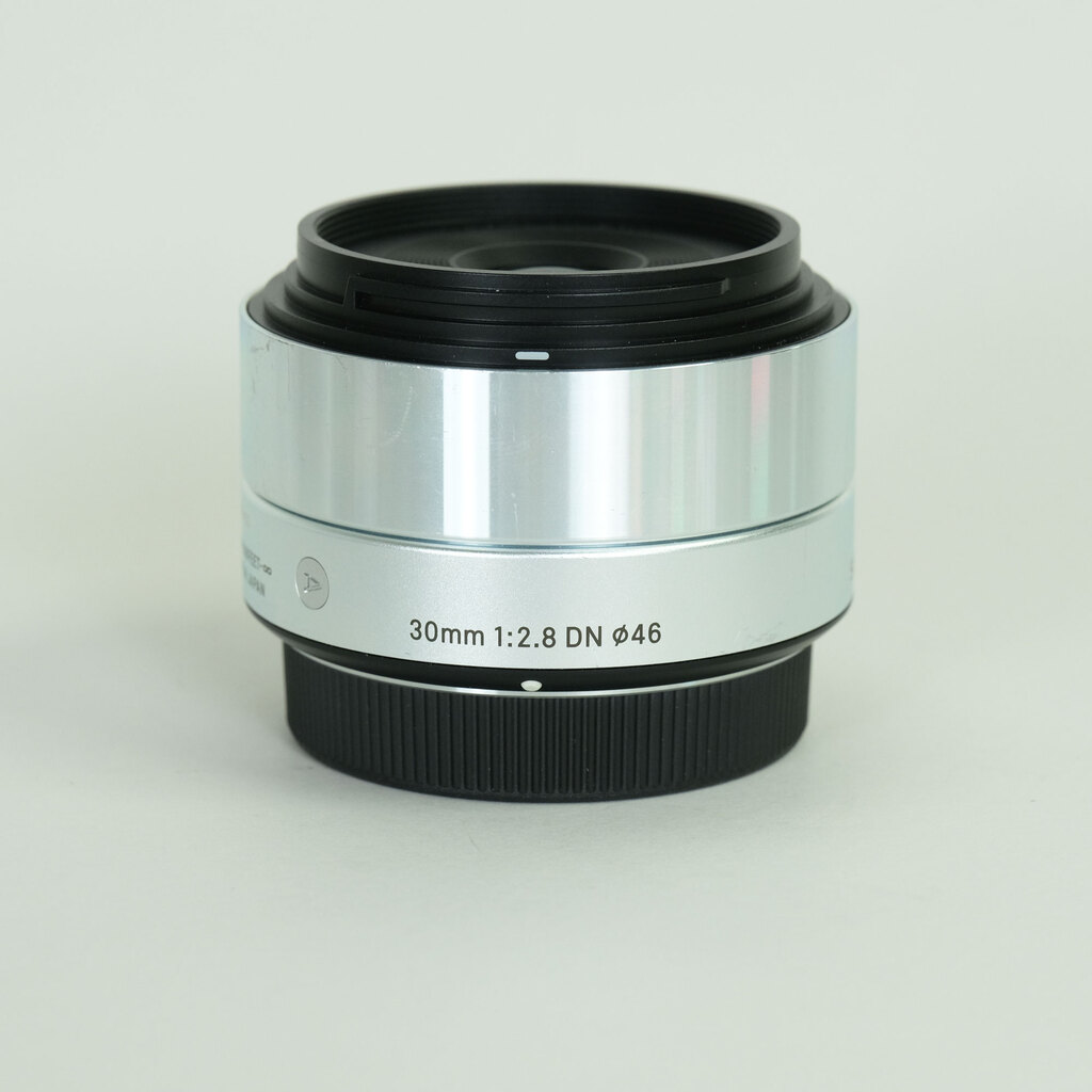 SIGMA A 30mm F2.8 DN (マイクロフォーサーズ用)シルバー SIGMA A 30mm F2.8 DN (マイクロフォーサーズ用)シルバー