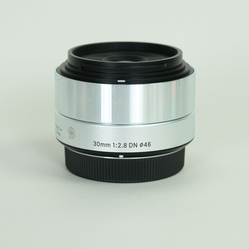 SIGMA A 30mm F2.8 DN (マイクロフォーサーズ用)シルバー SIGMA A 30mm F2.8 DN (マイクロフォーサーズ用)シルバー
