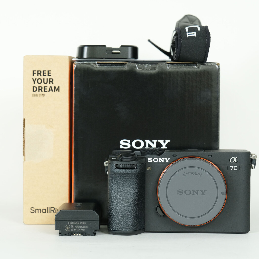 SONY α7C II（ILCE-7CM2）の出品 | ONE SCENE（ワンシーン）