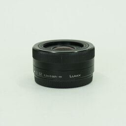 Panasonic LUMIX G VARIO 12-32mm / F3.5-5.6 ASPH. / MEGA O.I.S. Panasonic LUMIX G VARIO 12-32mm / F3.5-5.6 ASPH. / MEGA O.I.S.