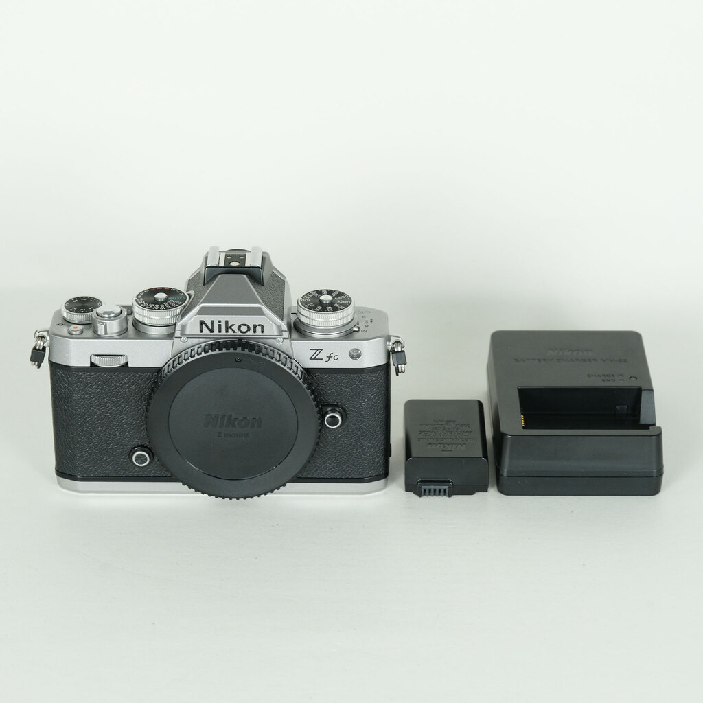 Nikon Z fc [�{�f�B �V���o�[]