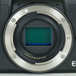 Canon EOS Kiss M Canon EOS Kiss M