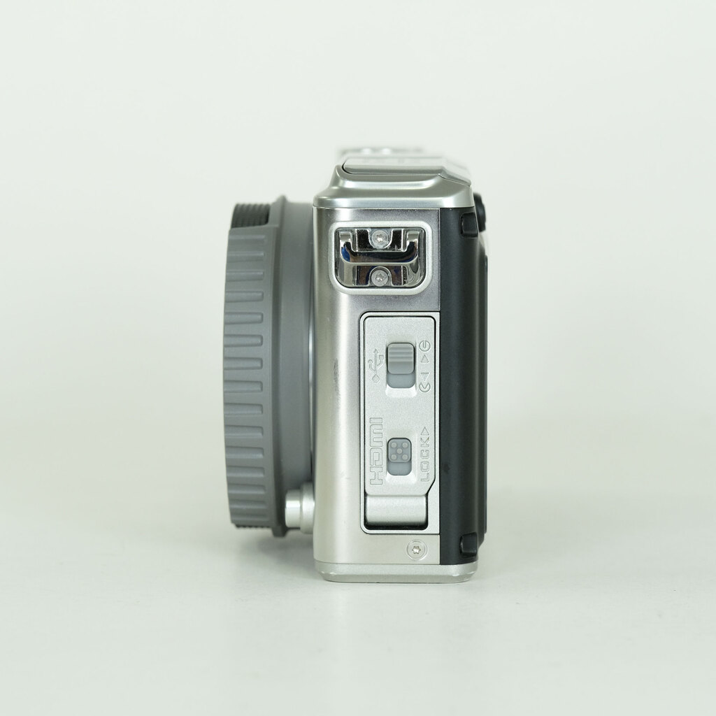 Nikon Nikon1 AW1 ボディ シルバー