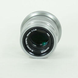 OLYMPUS M.ZUIKO DIGITAL 45mm F1.8