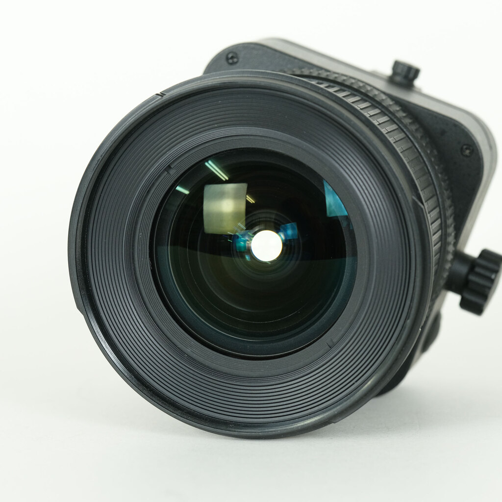 Nikon PC-E NIKKOR 24mm f/3.5D ED Nikon PC-E NIKKOR 24mm f/3.5D ED