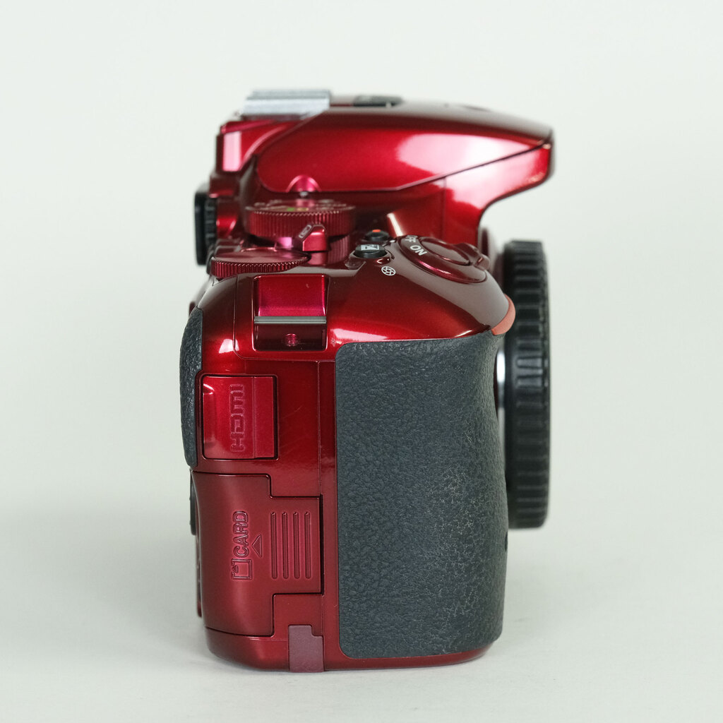 Nikon D5500 ボディ レッド