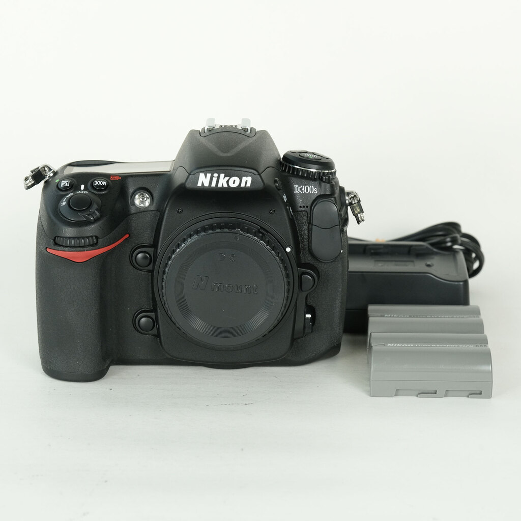 Nikon D300S ボディの出品 | ONE SCENE（ワンシーン）