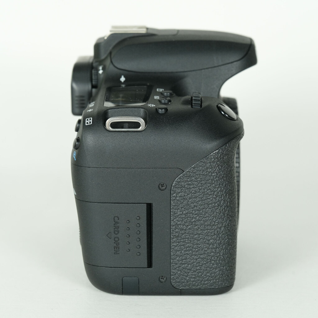 Canon EOS 9000D [�{�f�B]