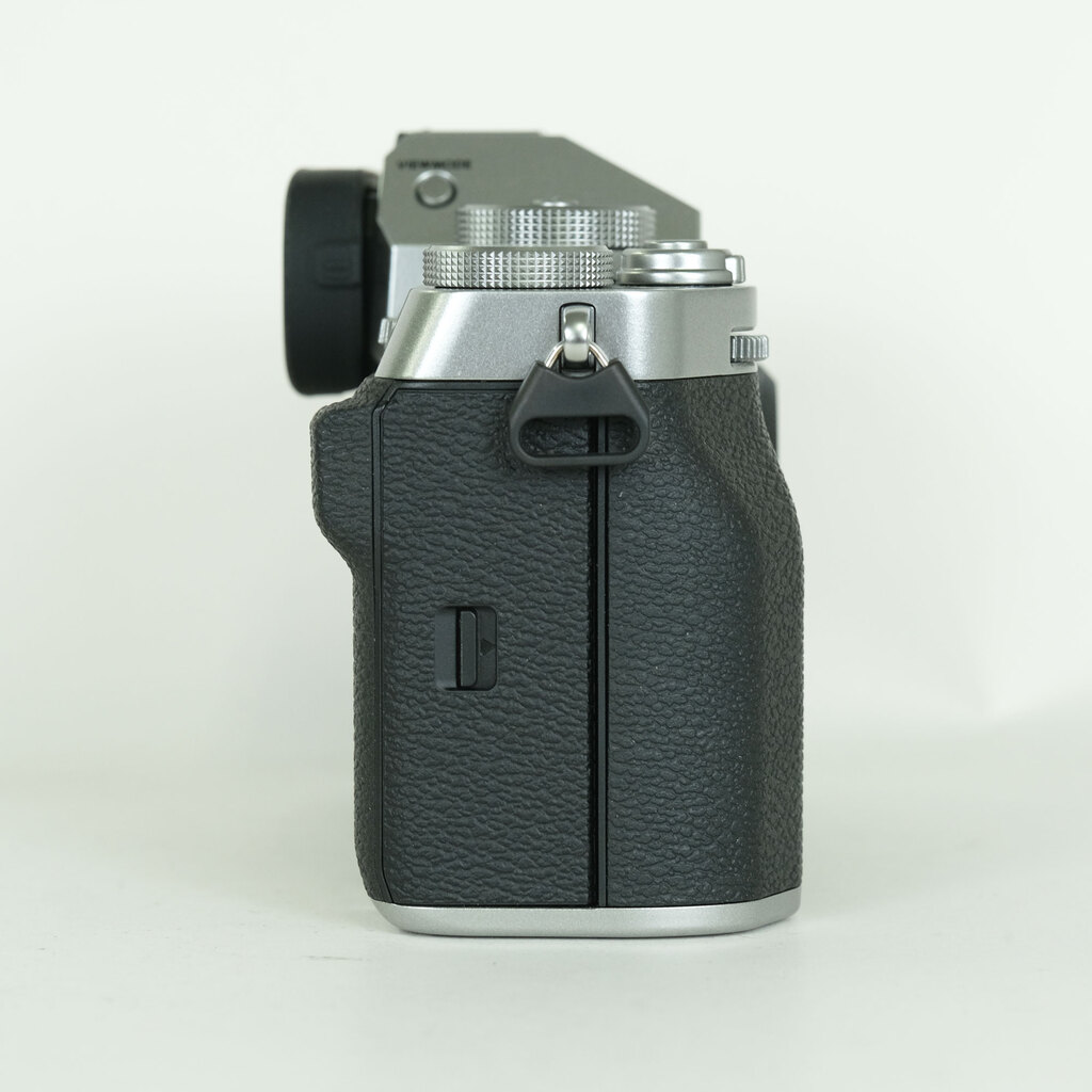 FUJIFILM X-T5