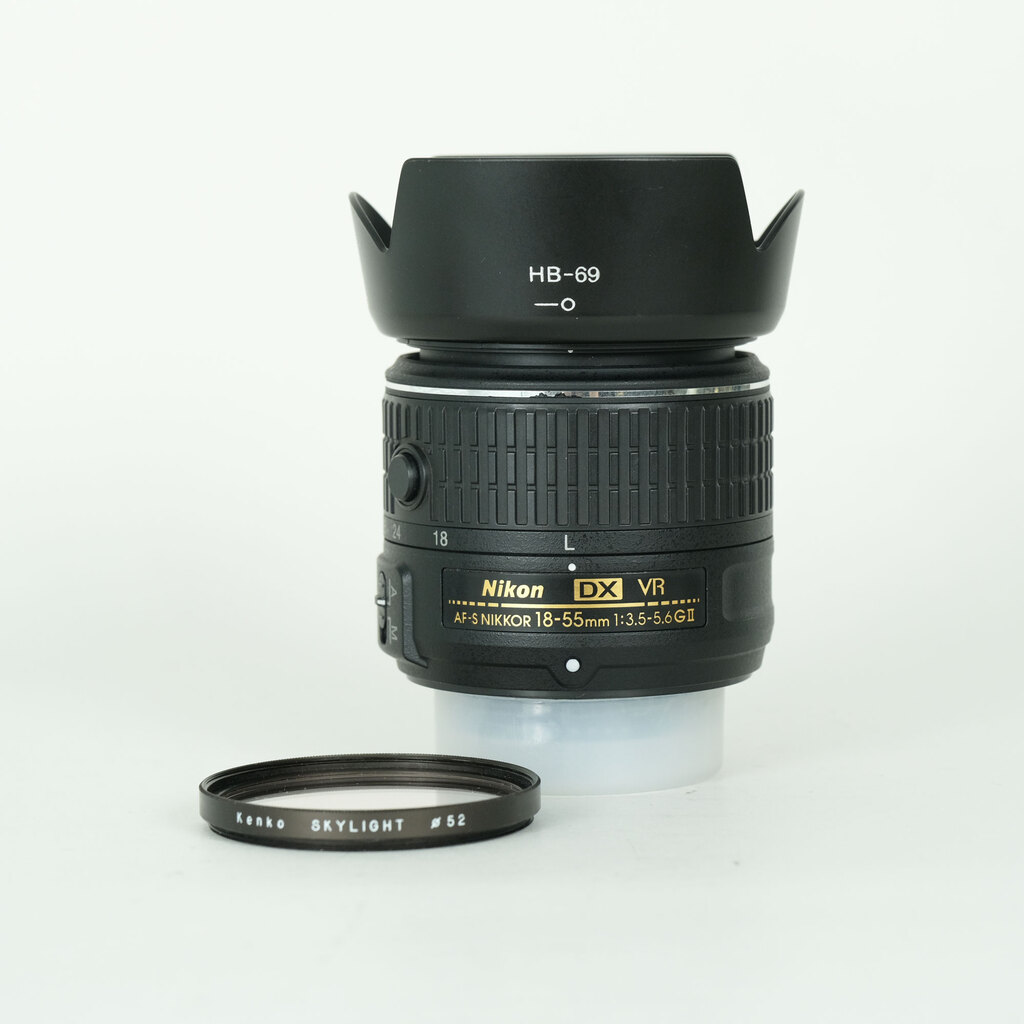 Nikon AF-S DX NIKKOR 18-55mm f3.5-5.6G VR IIの出品 | ONE SCENE