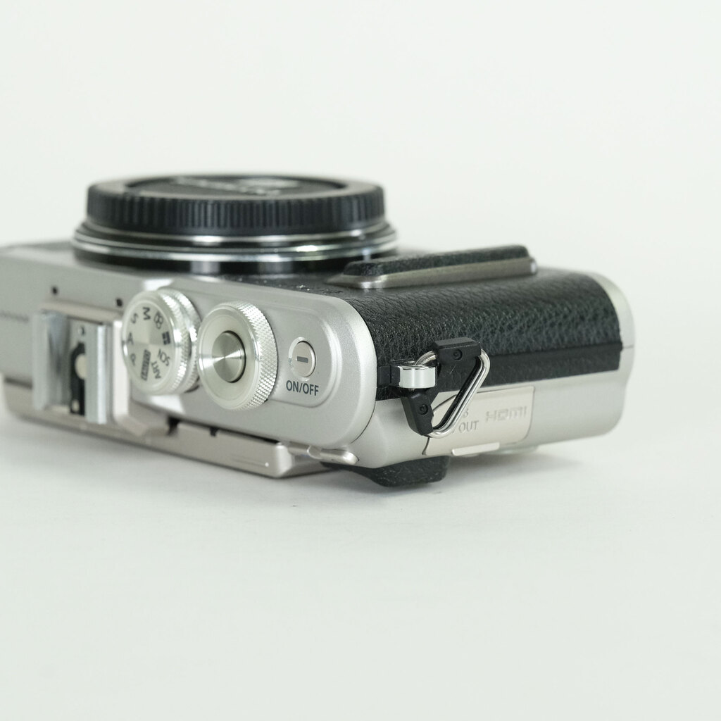 OLYMPUS PEN E-PL8