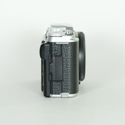 FUJIFILM X-A1 ボディ シルバー