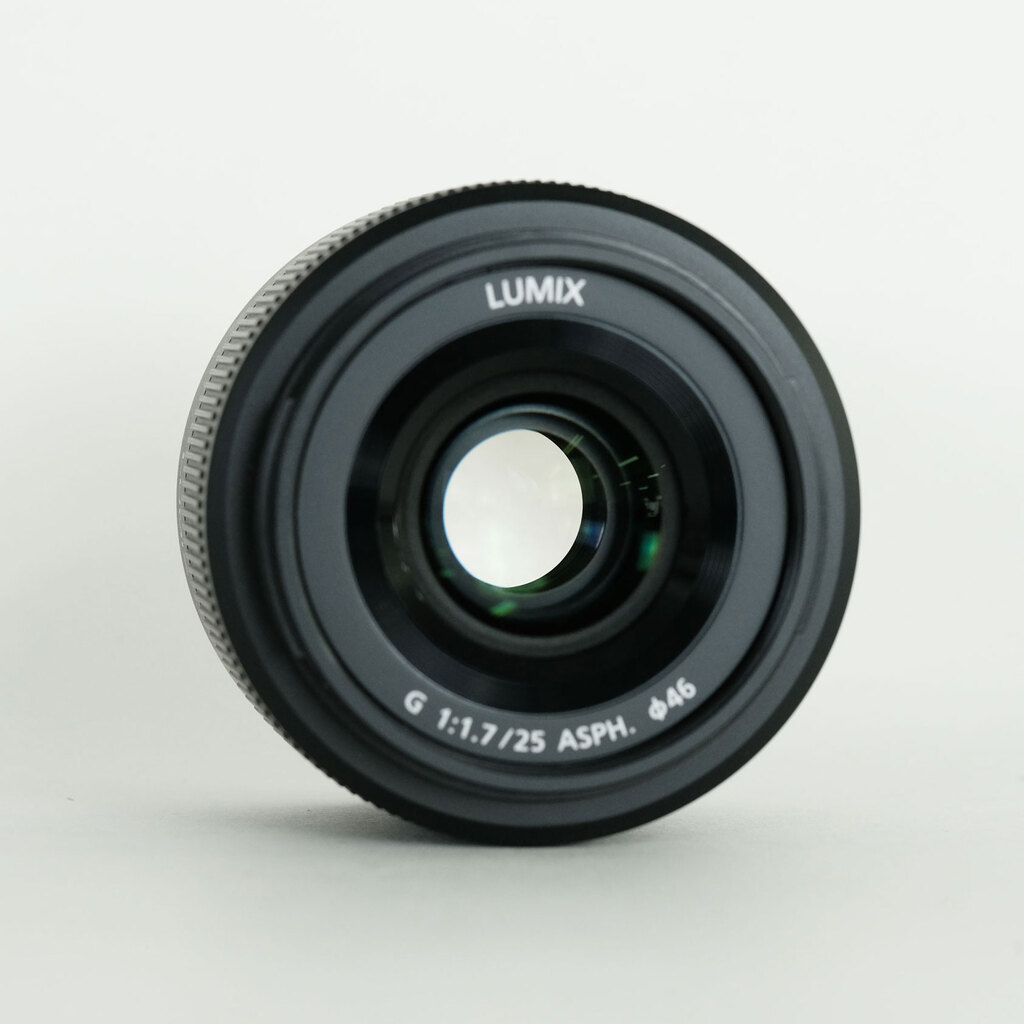 Panasonic LUMIX G 25mm F1.7 ASPH. Panasonic LUMIX G 25mm F1.7 ASPH.