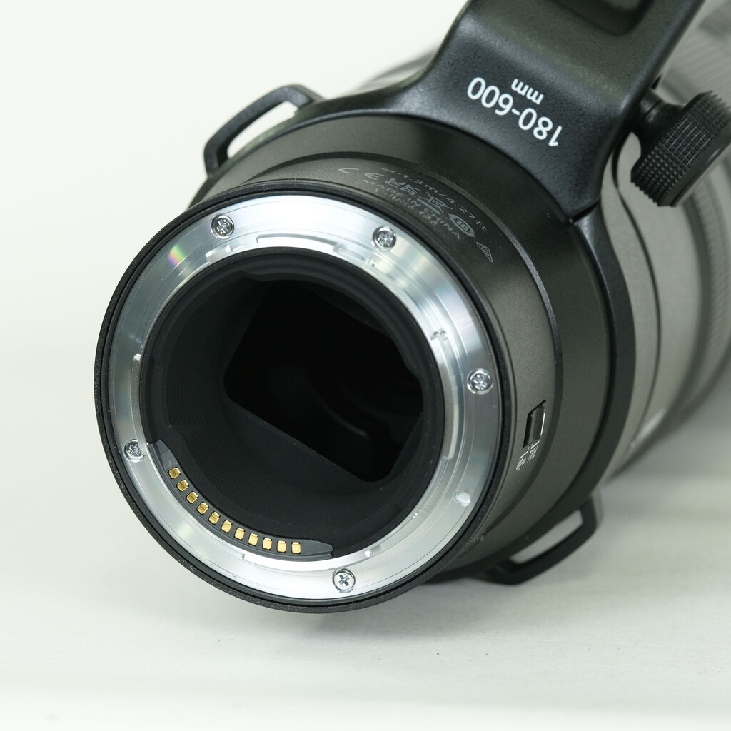 Nikon NIKKOR Z 180-600mm f/5.6-6.3 VR Nikon NIKKOR Z 180-600mm f/5.6-6.3 VR