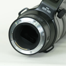 Nikon NIKKOR Z 180-600mm f/5.6-6.3 VR Nikon NIKKOR Z 180-600mm f/5.6-6.3 VR