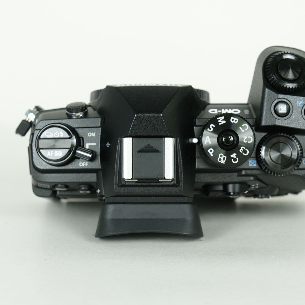 OLYMPUS OM-D E-M1 Mark III