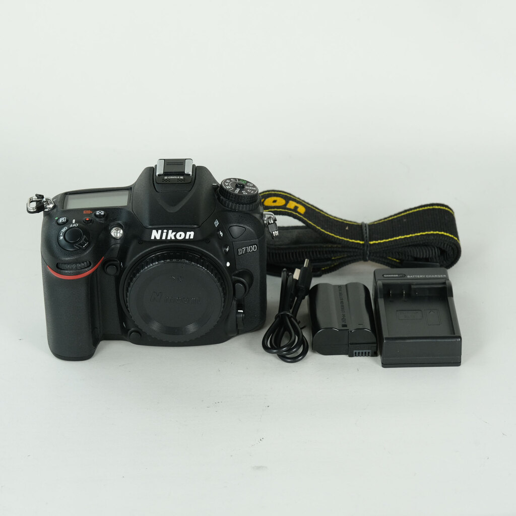 Nikon D7100