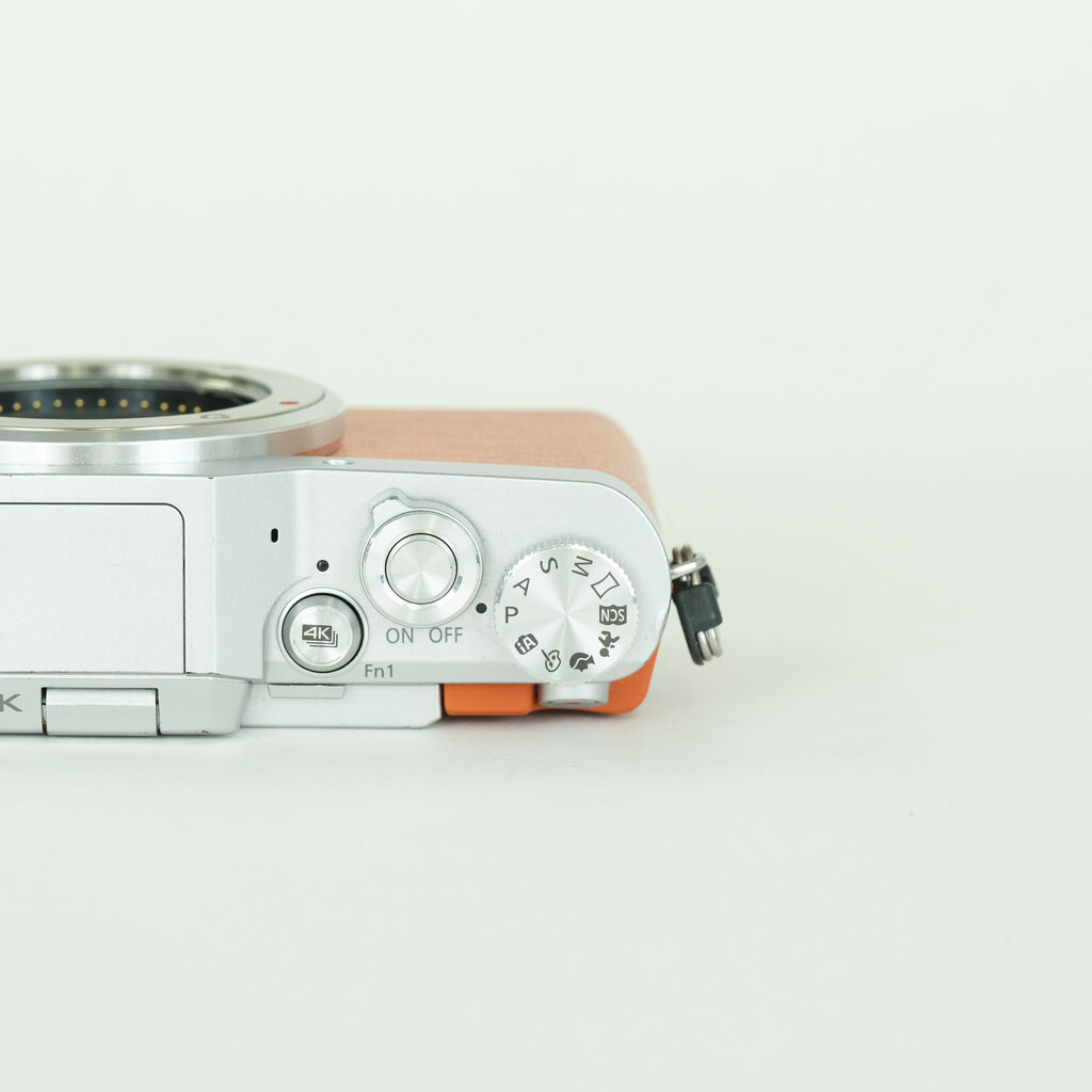 Panasonic LUMIX DC-GF9 ボディ オレンジ
