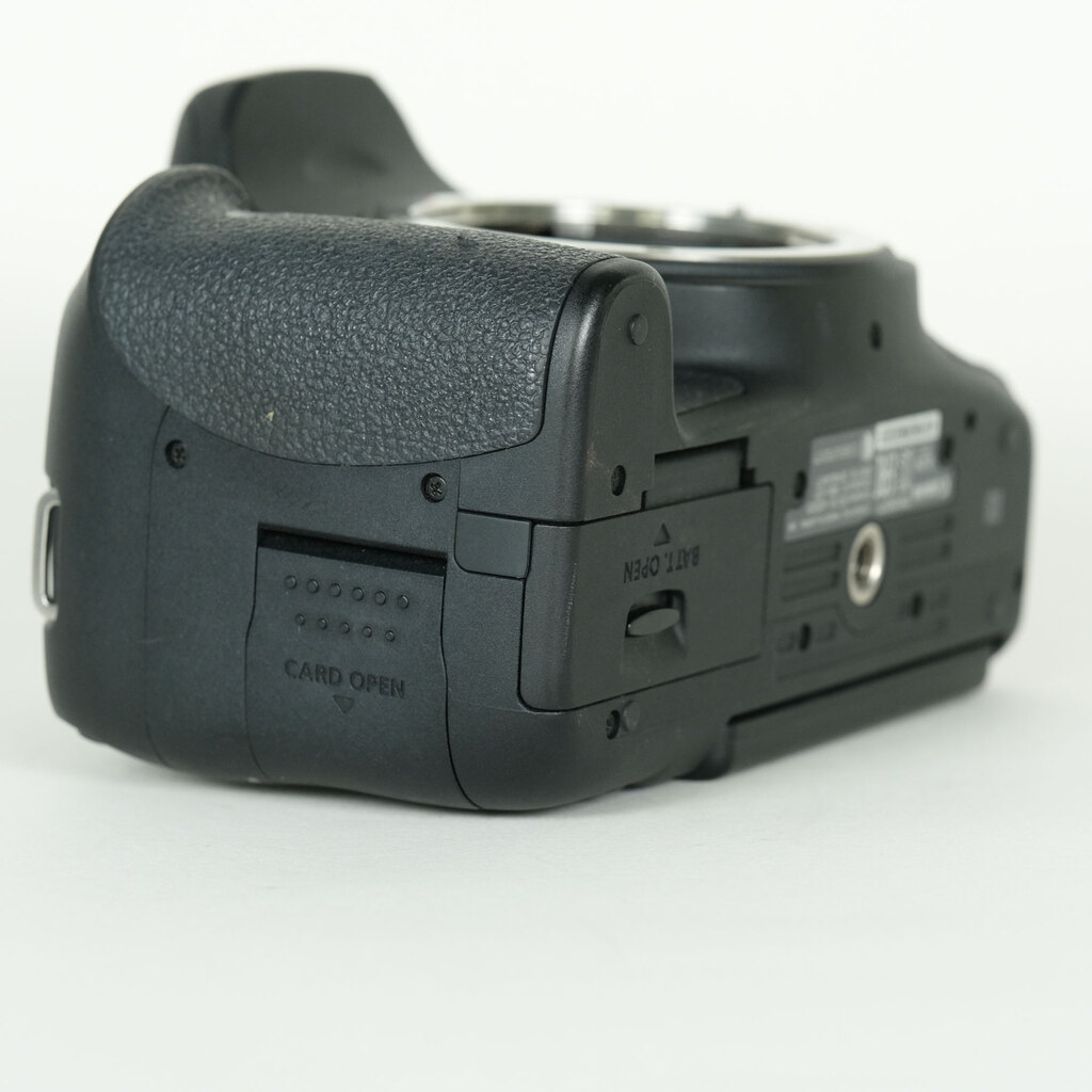 Canon EOS Kiss X8iの出品 | ONE SCENE（ワンシーン）
