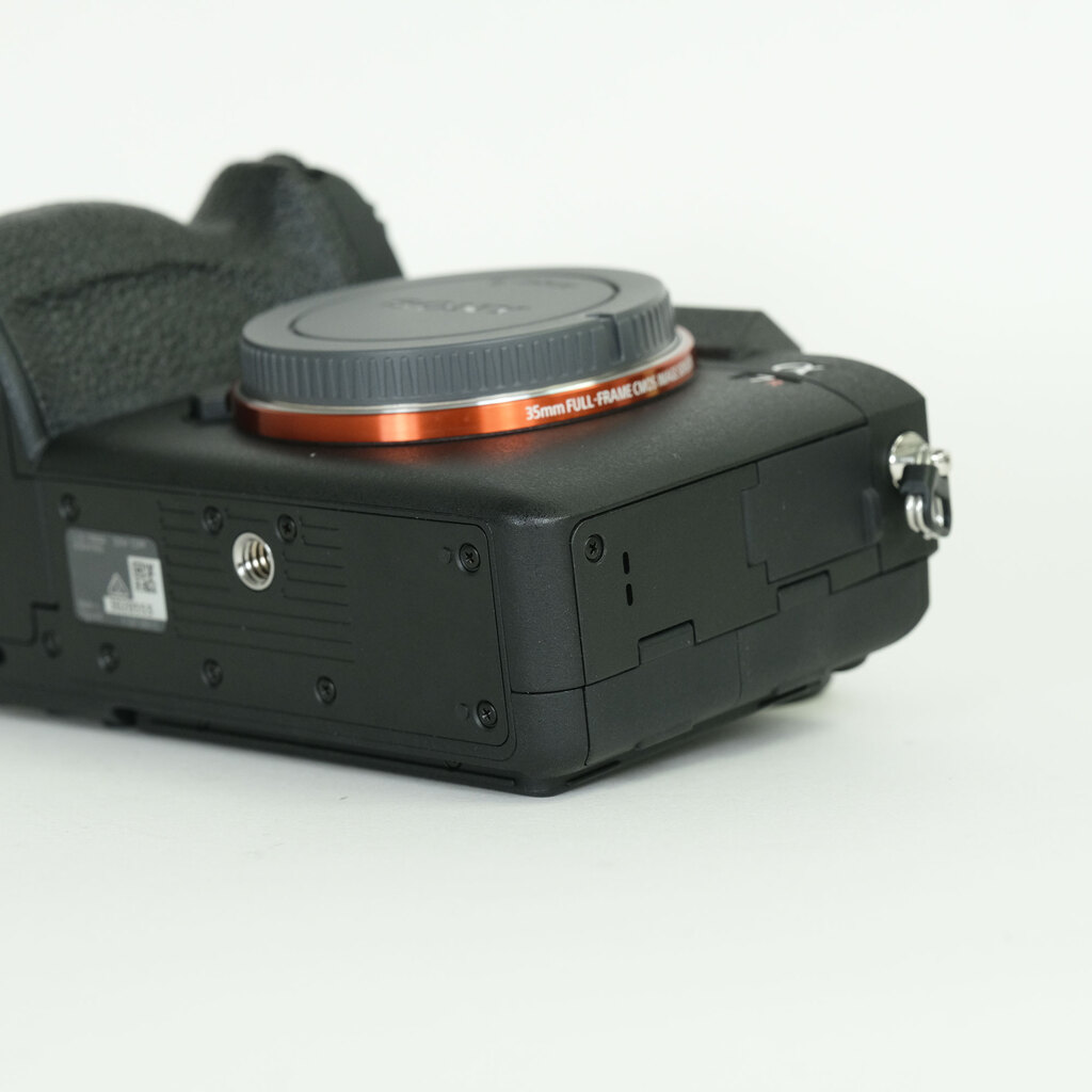 SONY α7RIV ボディ ILCE-7RM4A   【後期モデル 液晶下部にSONYロゴなし】