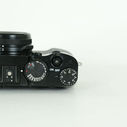 FUJIFILM X100V ブラック