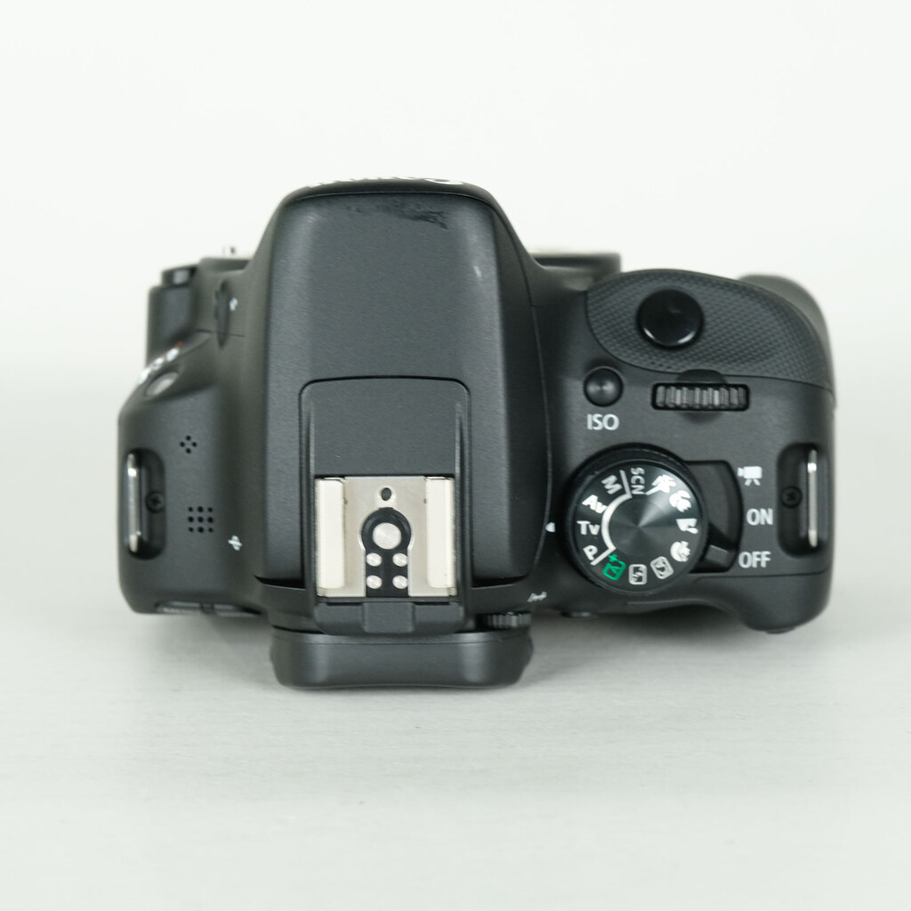 Canon EOS Kiss X7