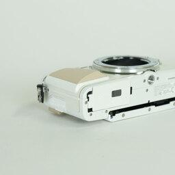 OLYMPUS PEN Lite E-PL7 ボディ ホワイト
