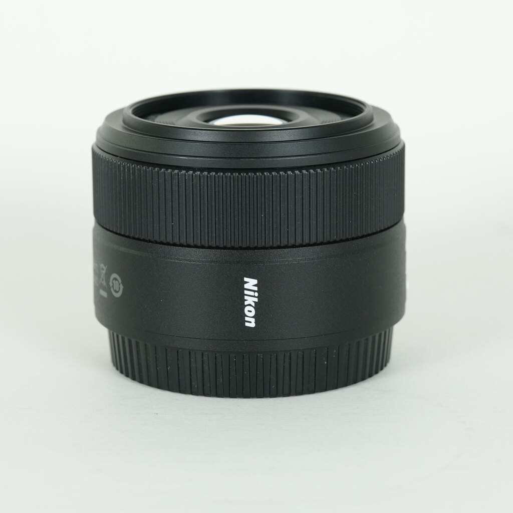 Nikon NIKKOR Z 40mm f/2 Nikon NIKKOR Z 40mm f/2