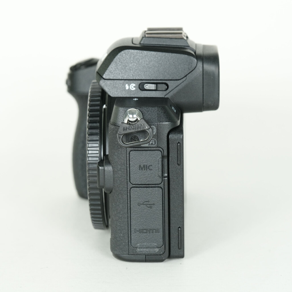 Nikon Z50 [�{�f�B]