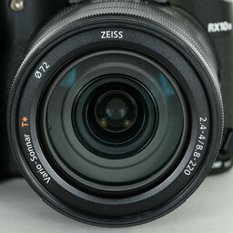 SONY Cyber-shot DSC-RX10M3