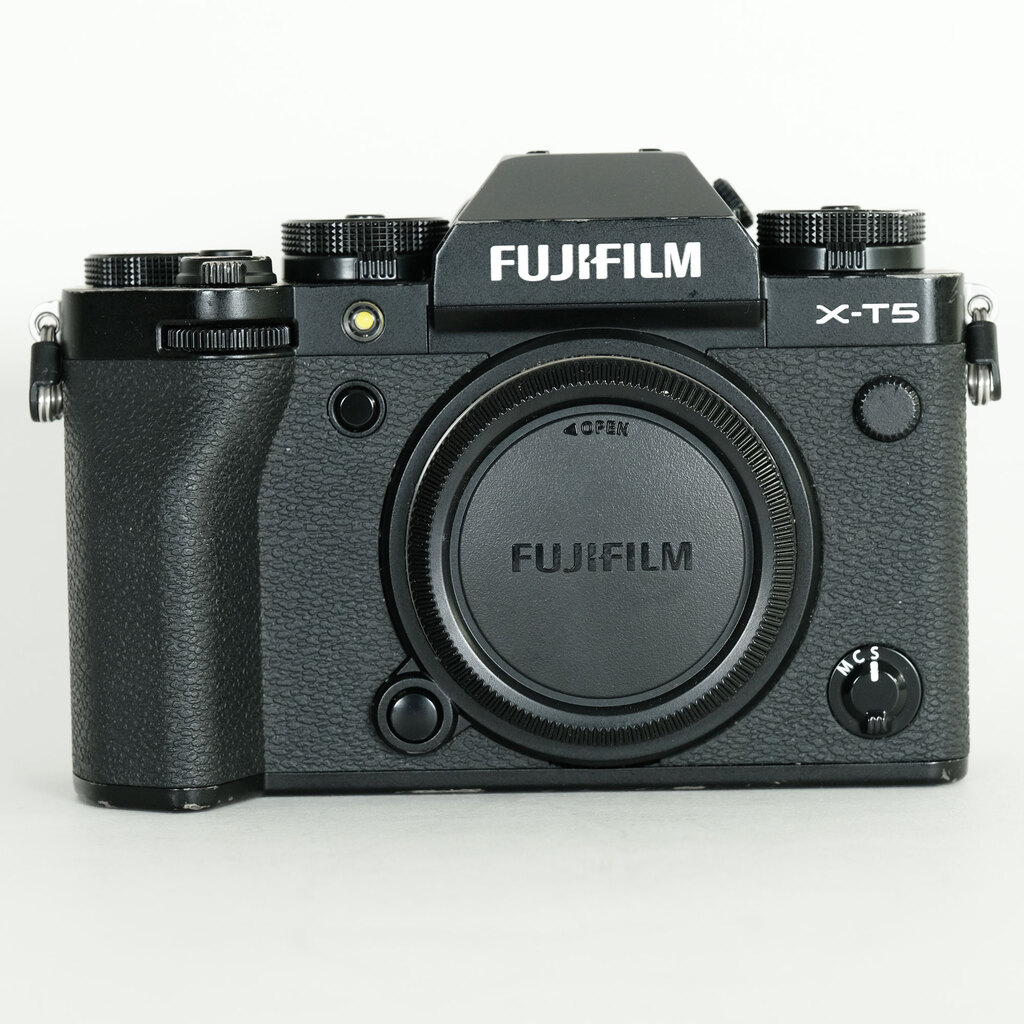 FUJIFILM X-T5