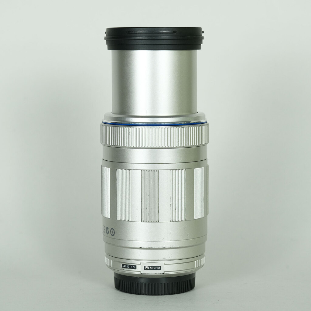 OLYMPUS M.ZUIKO ED75-300mm F4.8-6.7 シルバー