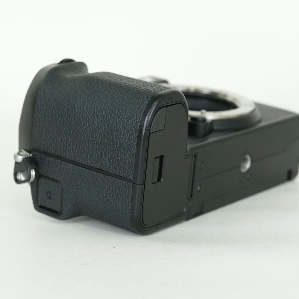 FUJIFILM X-S20