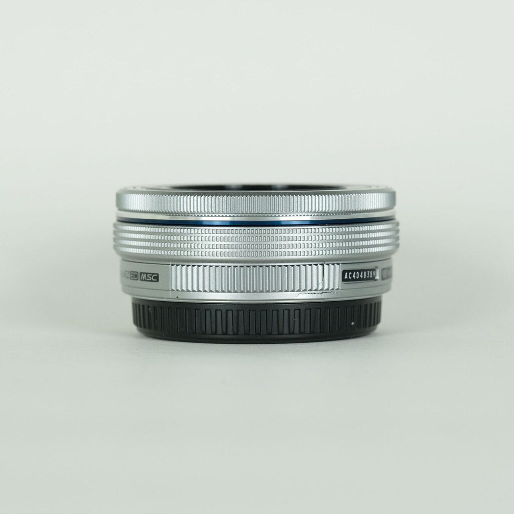 OLYMPUS M.ZUIKO DIGITAL ED 14-42mm F3.5-5.6 EZ シルバーの出品
