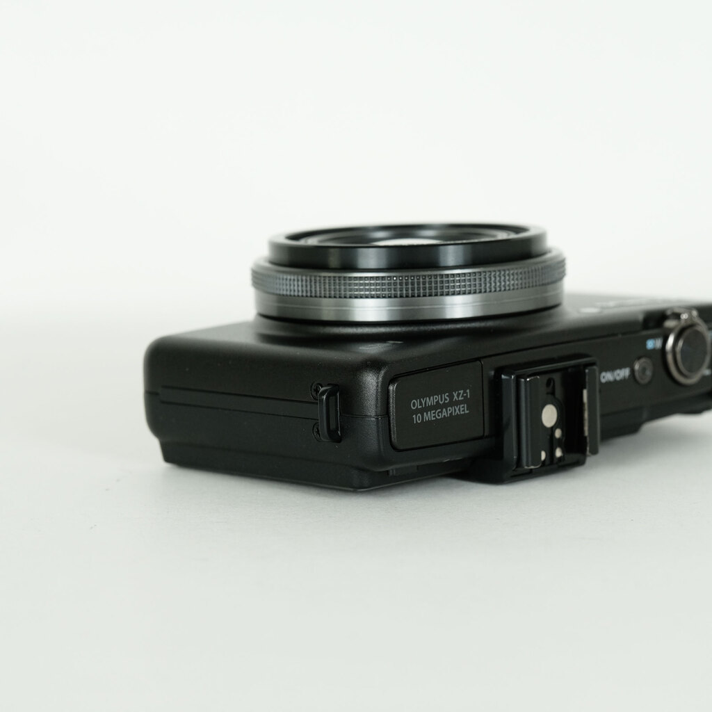 OLYMPUS XZ-1 ブラック