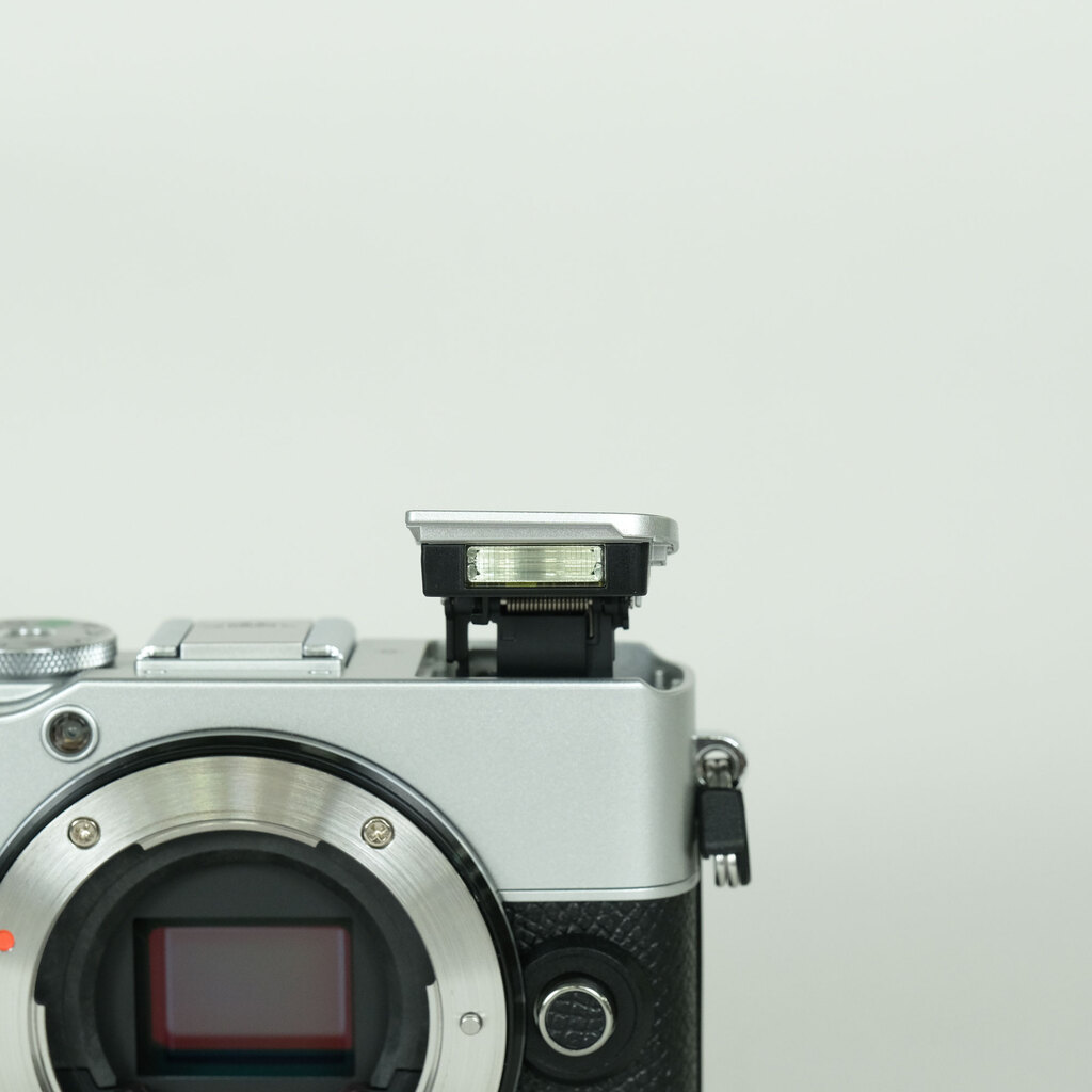 OLYMPUS PEN E-P7
