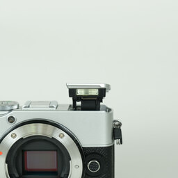OLYMPUS PEN E-P7