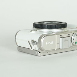 OLYMPUS PEN E-PL10