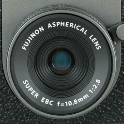 FUJIFILM X half X-HF1