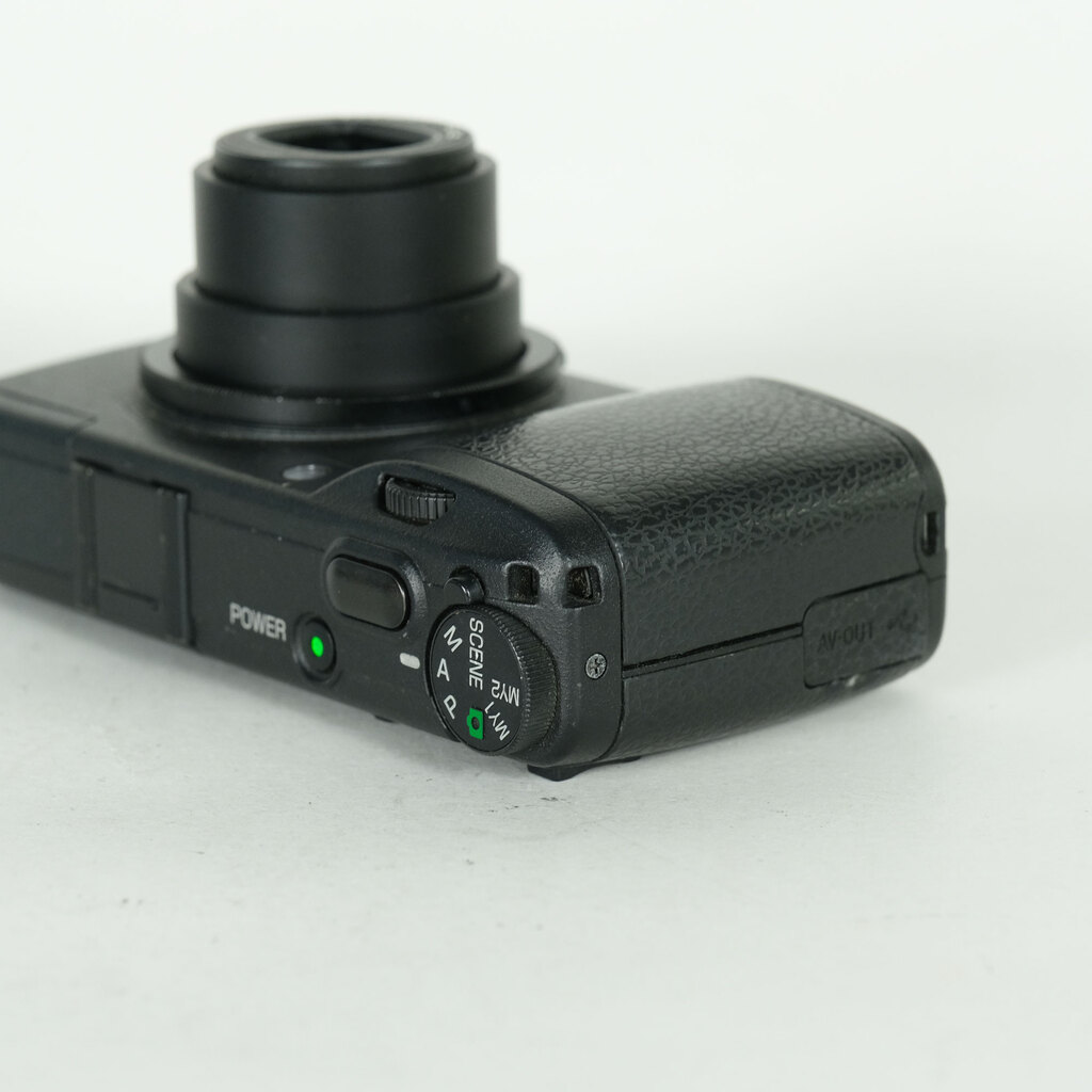 RICOH GR DIGITAL IIの出品 | ONE SCENE（ワンシーン）