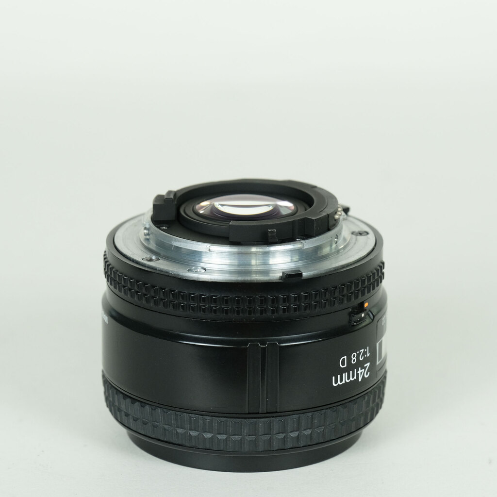 Nikon Ai AF Nikkor 24mm F2.8D
